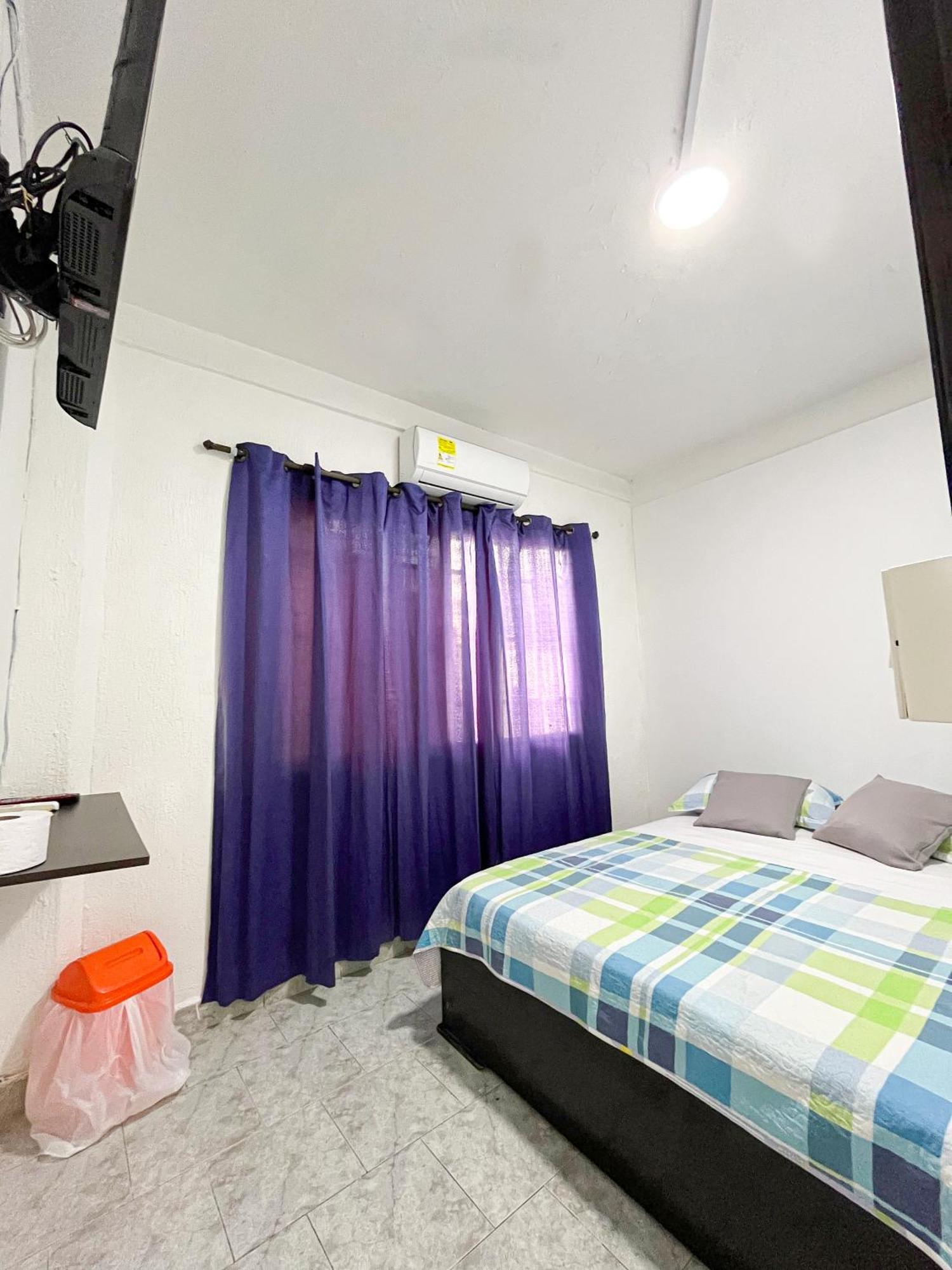 Miss Yasmin Place San Andrés エクステリア 写真
