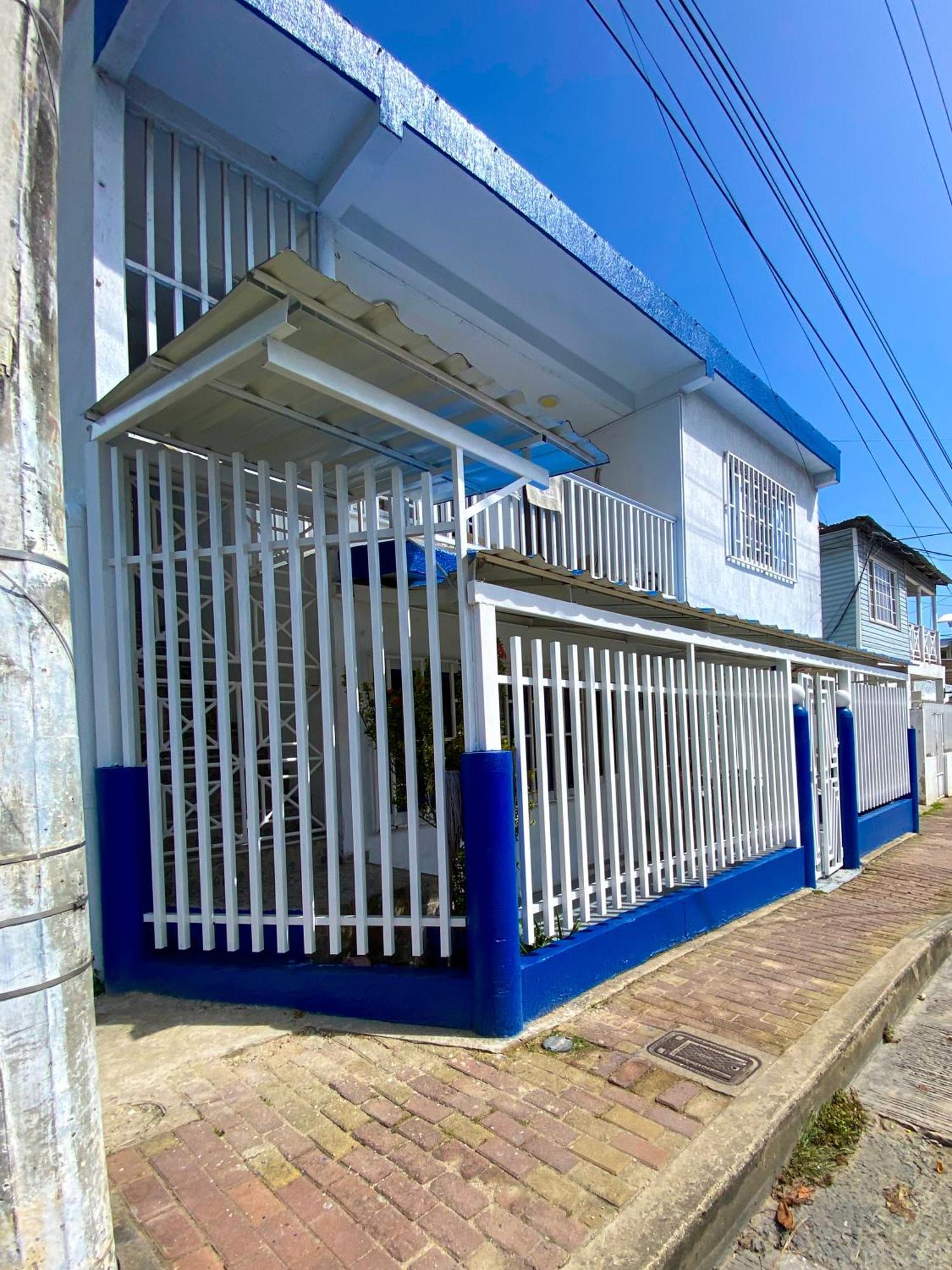 Miss Yasmin Place San Andrés エクステリア 写真